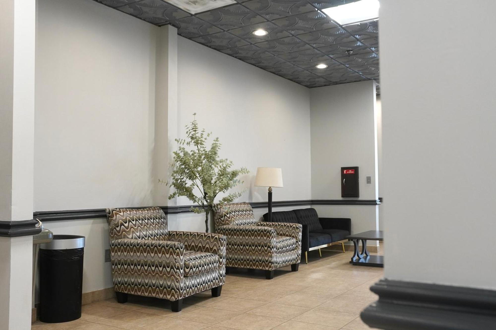American Inn & Suites Waterford Εξωτερικό φωτογραφία