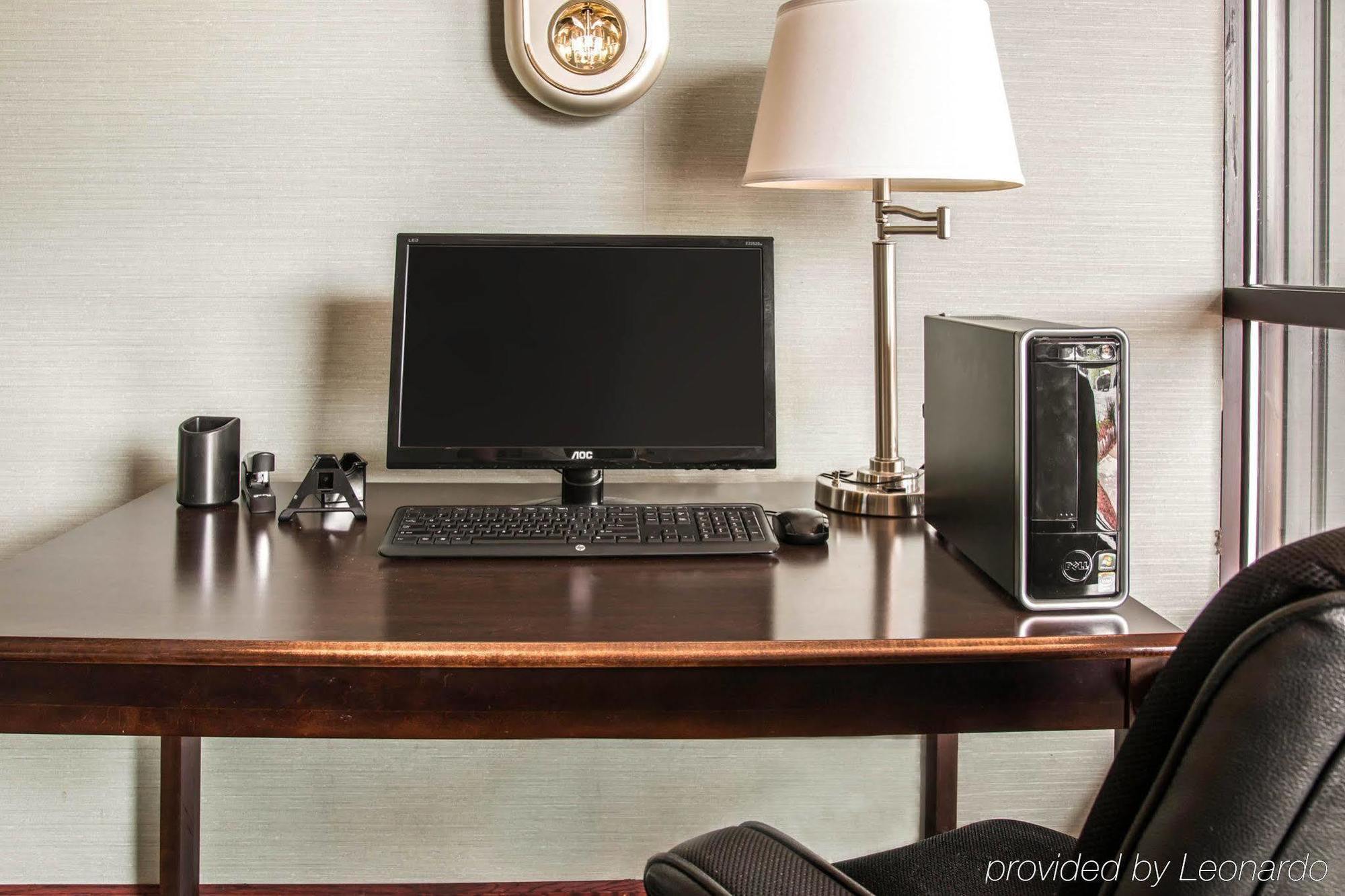 American Inn & Suites Waterford Εξωτερικό φωτογραφία