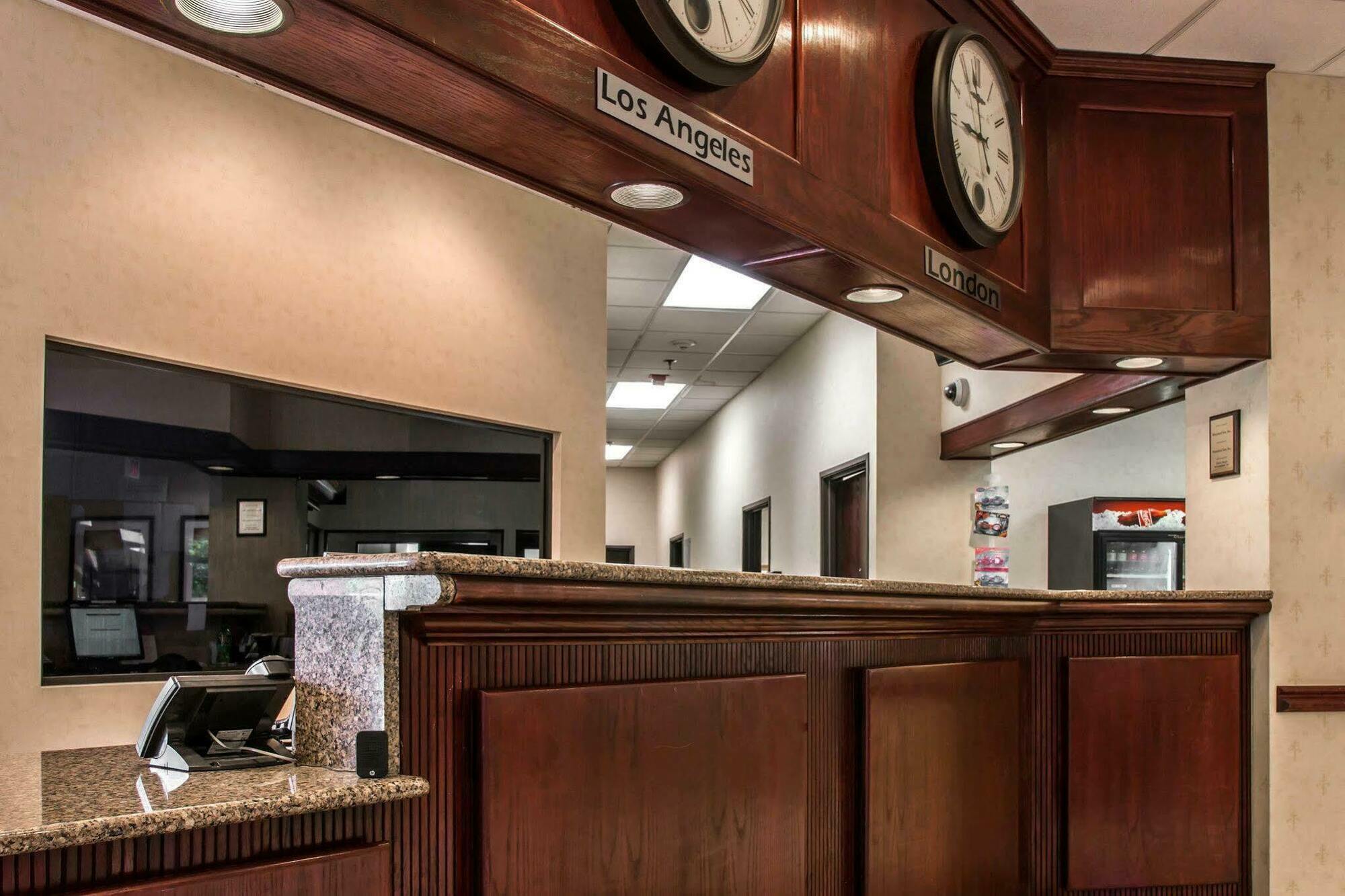 American Inn & Suites Waterford Εξωτερικό φωτογραφία
