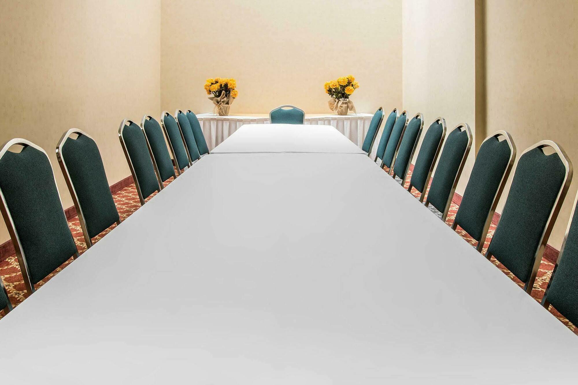 American Inn & Suites Waterford Εξωτερικό φωτογραφία